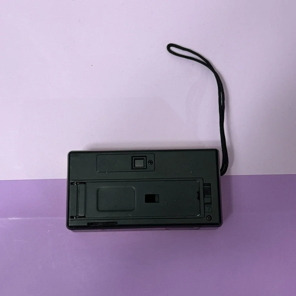 110 Pro Style 110 Film Camera‎ Yellow Compact Point and Shoot Vintage Untested - Picture 3 of 4